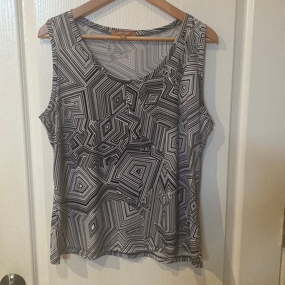 Ellen Tracy size XL black and white geometric print dressy top - Picture 1 of 4